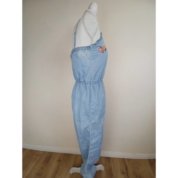 Denim Romper Floral Embroidery - Picture 4 of 9